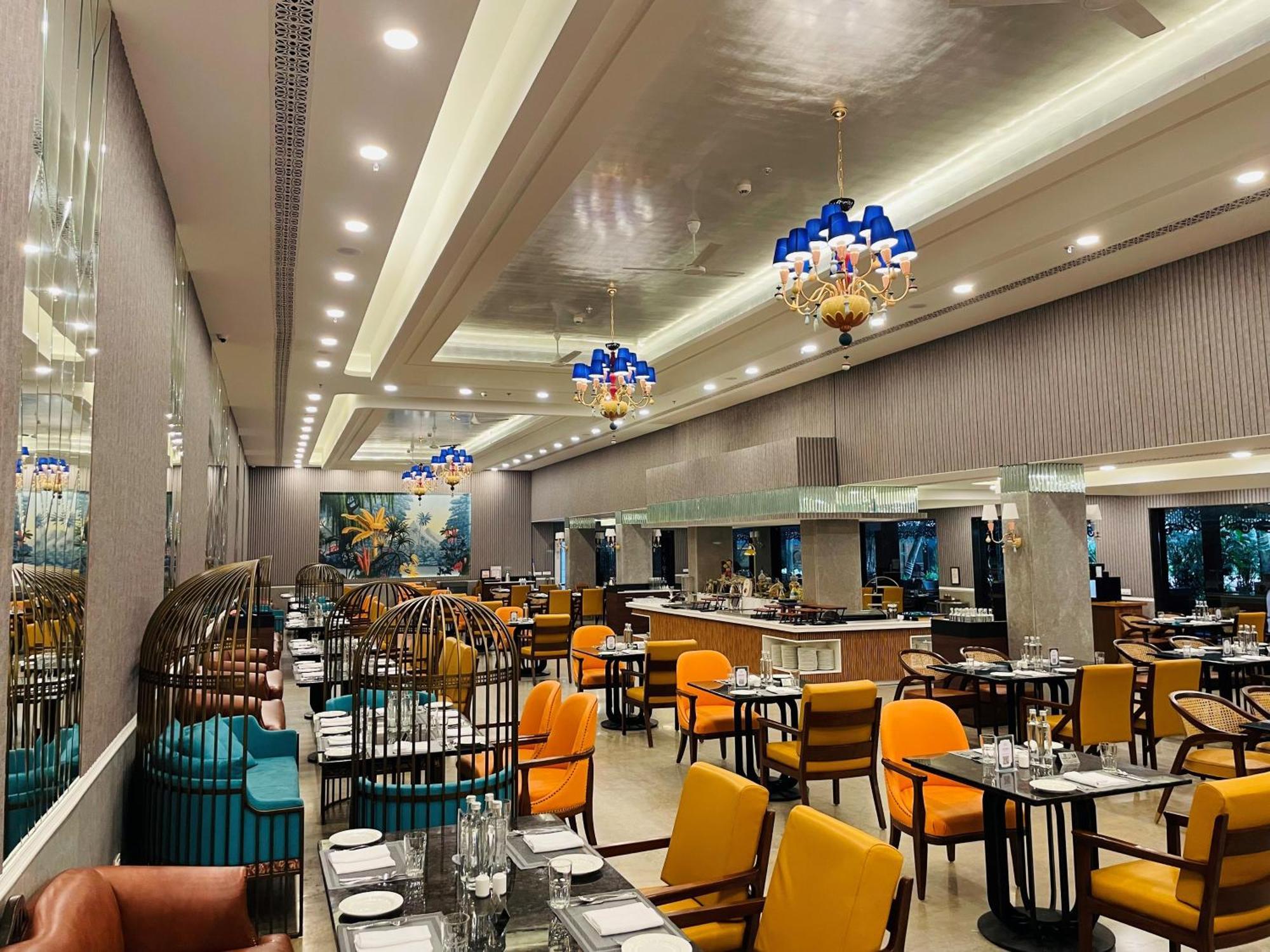 Mayfair Palm Beach Resort 고팔푸르 외부 사진