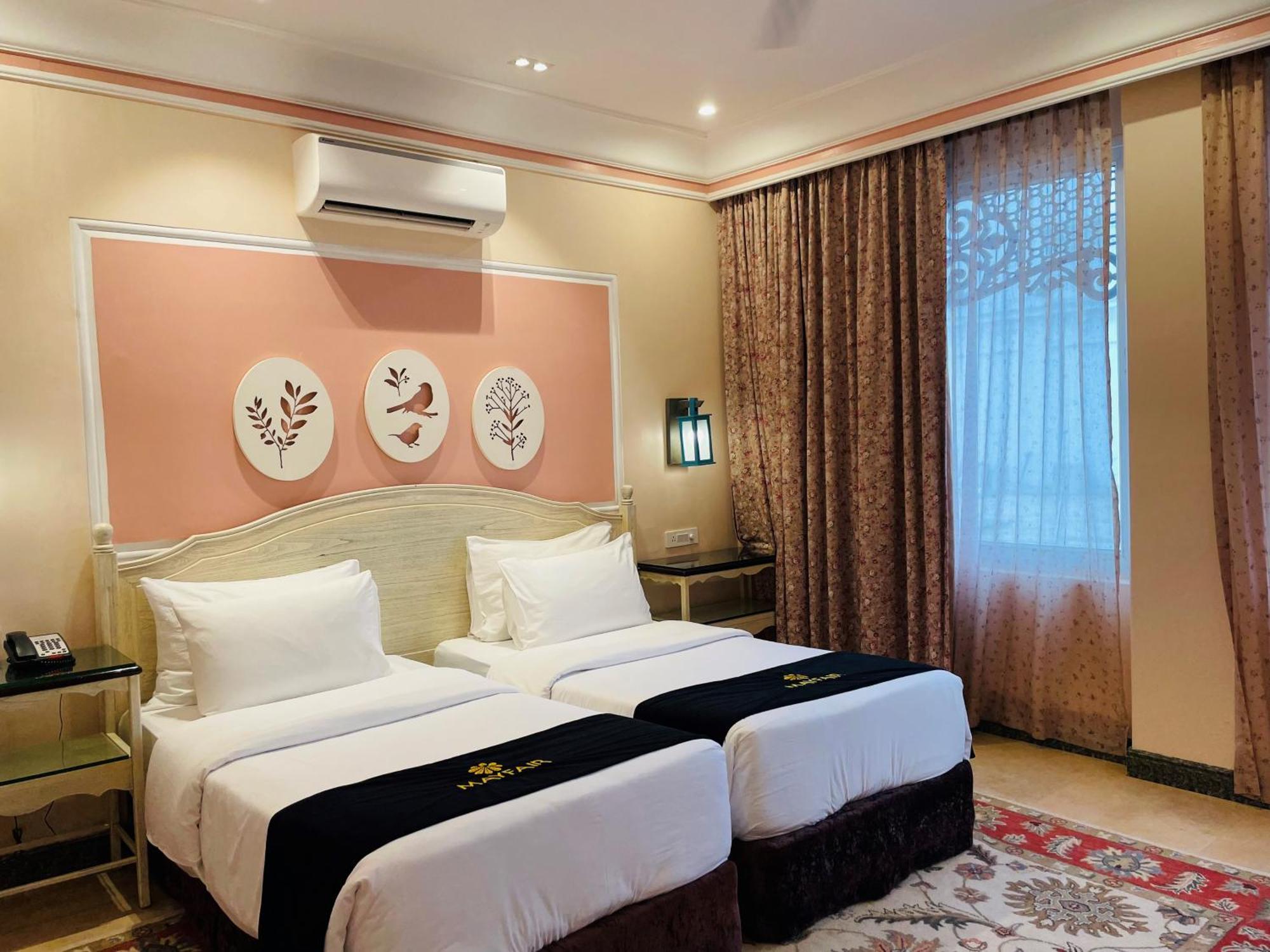 Mayfair Palm Beach Resort 고팔푸르 외부 사진