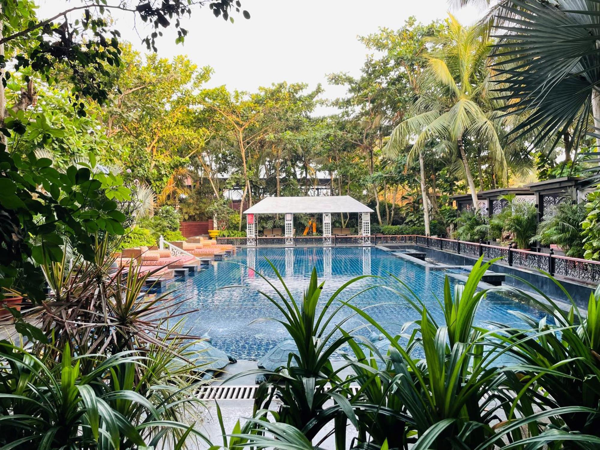 Mayfair Palm Beach Resort 고팔푸르 외부 사진