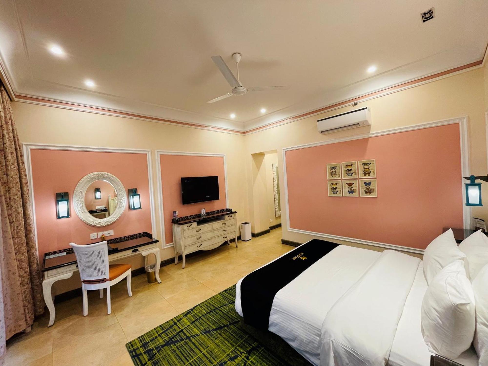 Mayfair Palm Beach Resort 고팔푸르 외부 사진