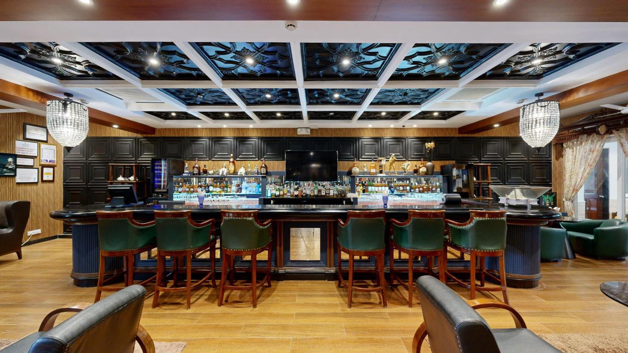 Mayfair Palm Beach Resort 고팔푸르 외부 사진